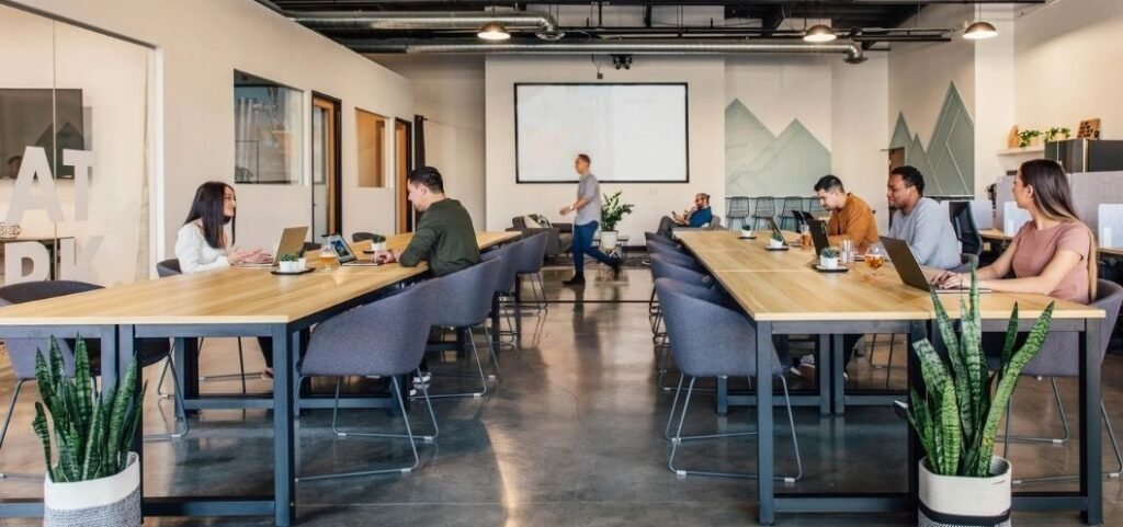 Hero Image - Why Coworking Spaces in Kinshasa Are Growing